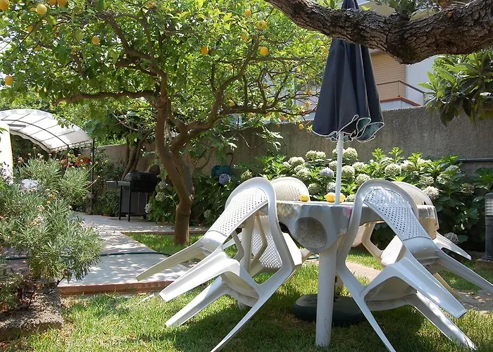 Alojamento de Acomodação e Pequeno-almoço Francesca 4*